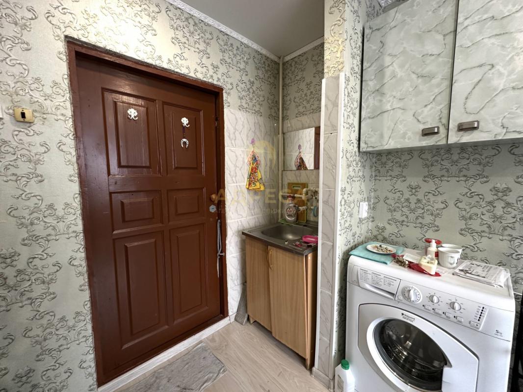 Продается комната в центре города, на против ОГУ по пр. - Оренбург