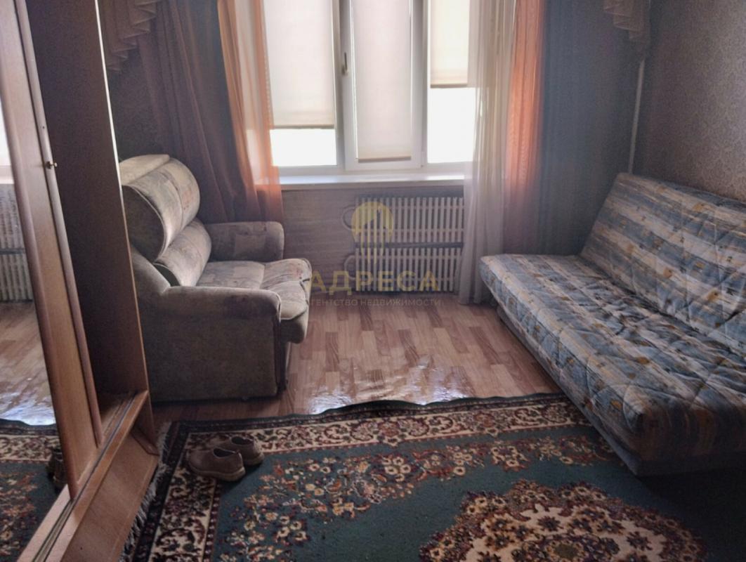 В комнате остается кухонный гарнитур, установлена раковина и вывод под стиральную машинку. - Оренбург