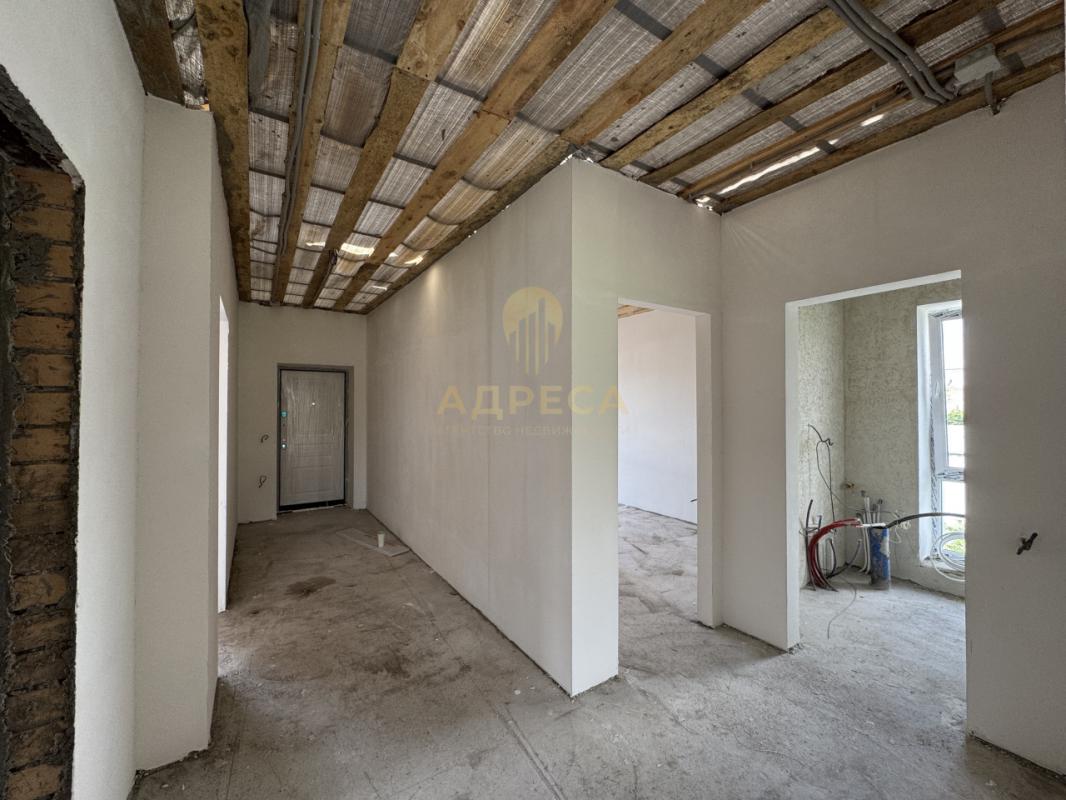 Предлaгaeм к продаже новый дoм с гаражом в мкр. - Оренбург