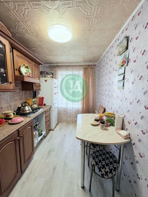 Продается просторная двухкомнатная квартира улучшенной планировки по адресу ул. - Орск