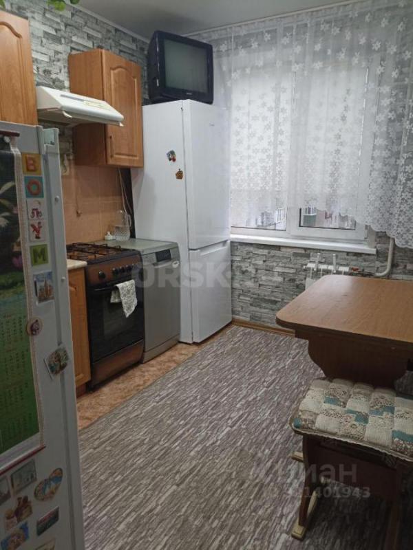 Продается 3-х комнатная квартира улучшенной планировки по адресу: ул. - Орск