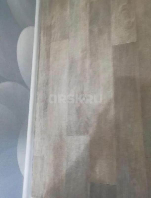 Продам линолеум 5 метров на 3,5 метра - Орск