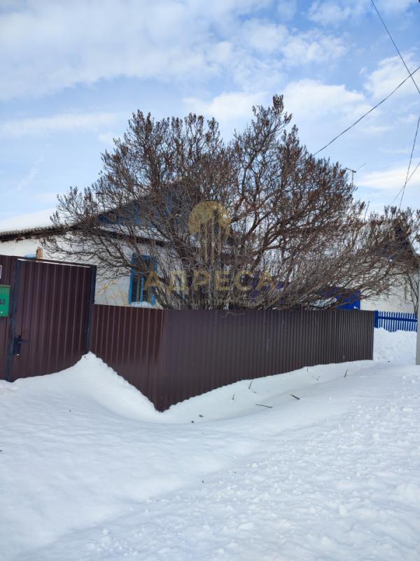 Объявление о продаже дома в центре села СакмараПродается каменный дом на улице Фельдшерская, общей п - Сакмара