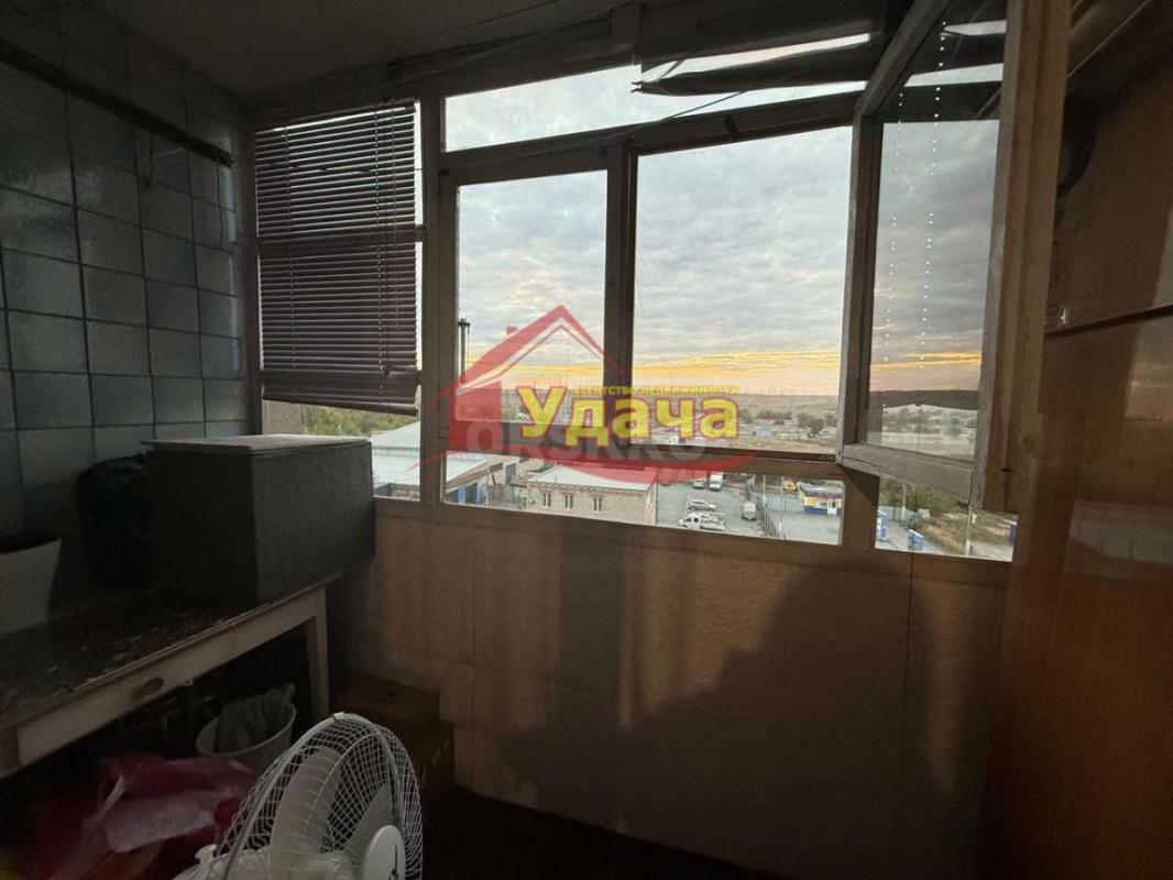 Продается 3-х комнатная квартира улучшенной планировки с развитой инфраструктурой, на 6-том этаже 9- - Орск