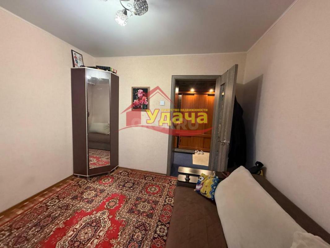 Продается 3-х комнатная квартира улучшенной планировки с развитой инфраструктурой, на 6-том этаже 9- - Орск