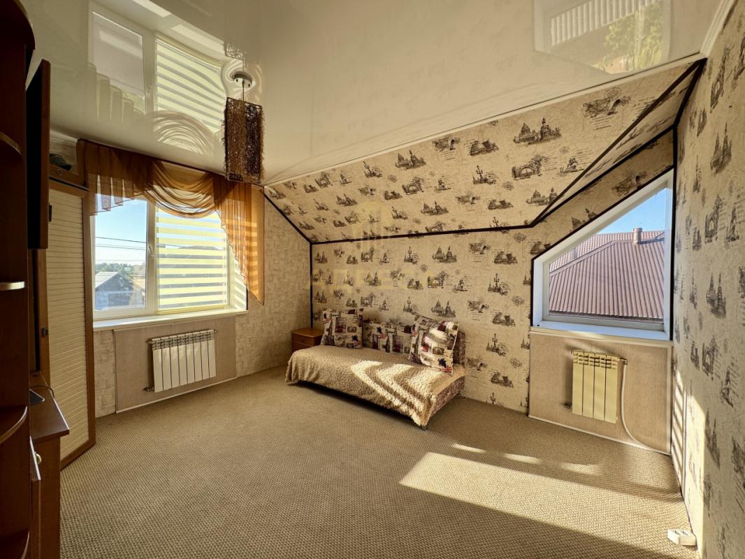 Предлагаем Вaшeму вниманию БОЛЬШОЙ ДОМ с ремонтом и мебелью, С ГАРАЖОМ по хорошей цене! - Оренбург