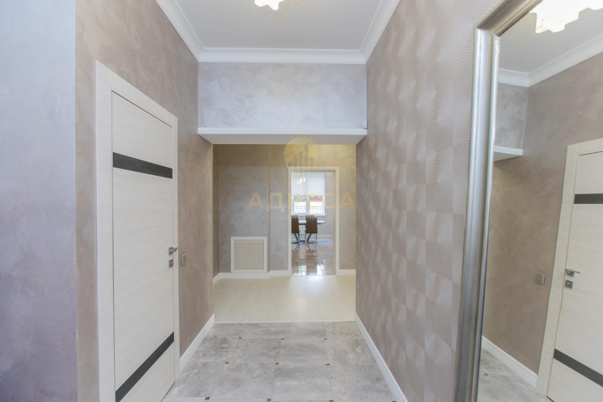 Продаётся просторный таунхаус в современном жилом комплексе &laquo;Крона&raquo;Предлагаем ст - Оренбург