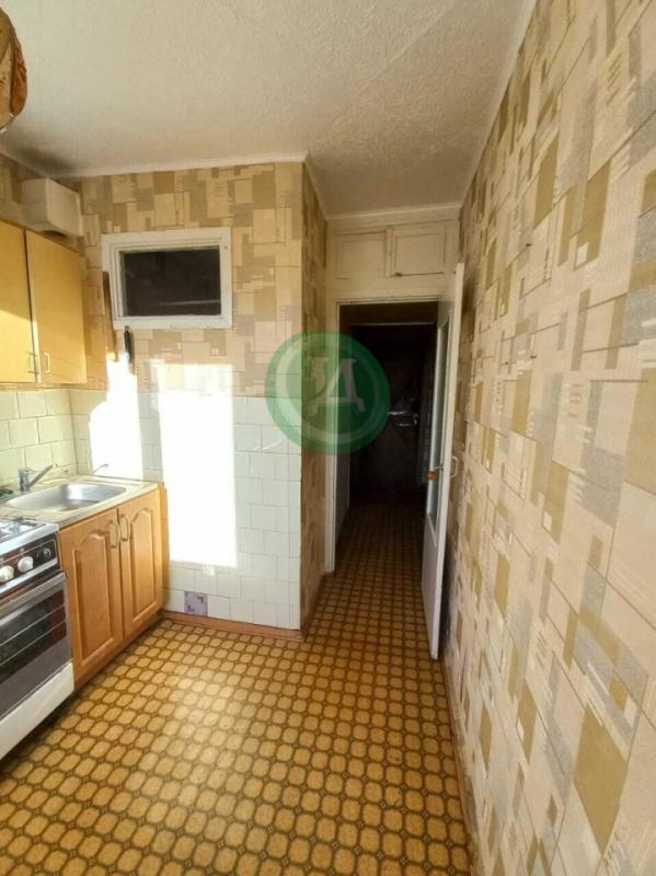 Продам 4-х комнатную квартиру в центре города по ул. - Орск