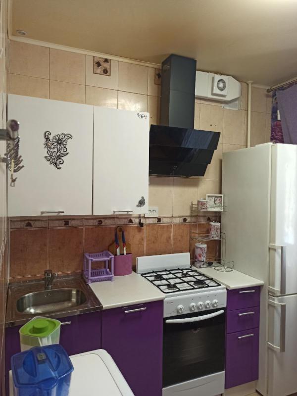 Продаётся  светлая и уютная однокомнатная квартира просто вьезжай и живи без вложений, г. - Новотроицк