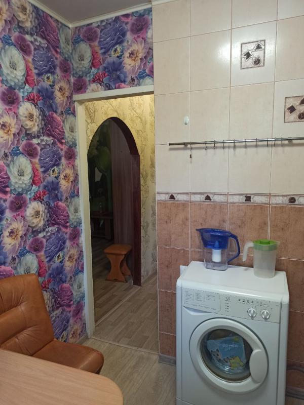 Продаётся  светлая и уютная однокомнатная квартира просто вьезжай и живи без вложений, г. - Новотроицк