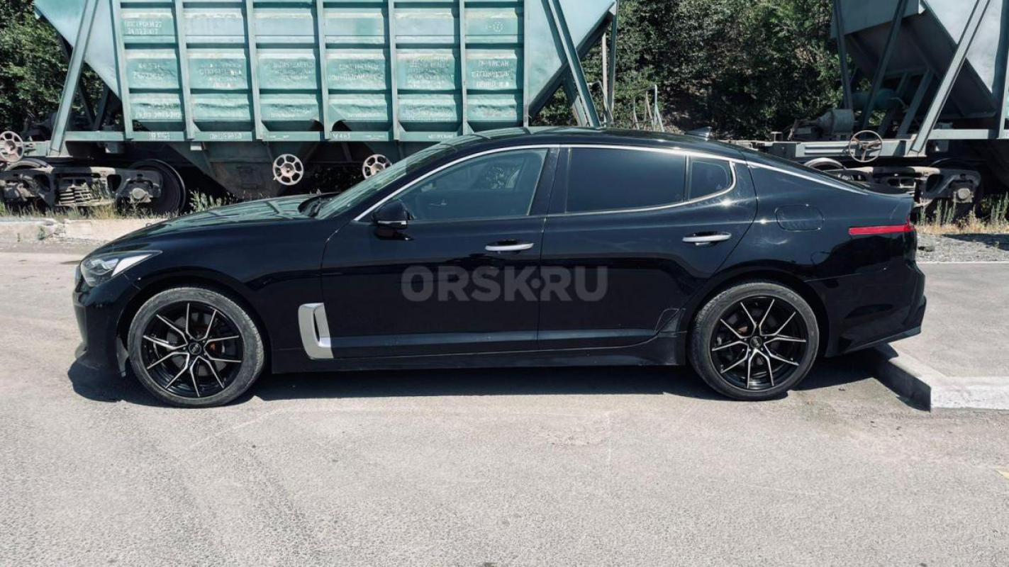 Пpодaется Kia Stinger 2.0 AT, 4WD Лифтбек 2018 года. - Новотроицк