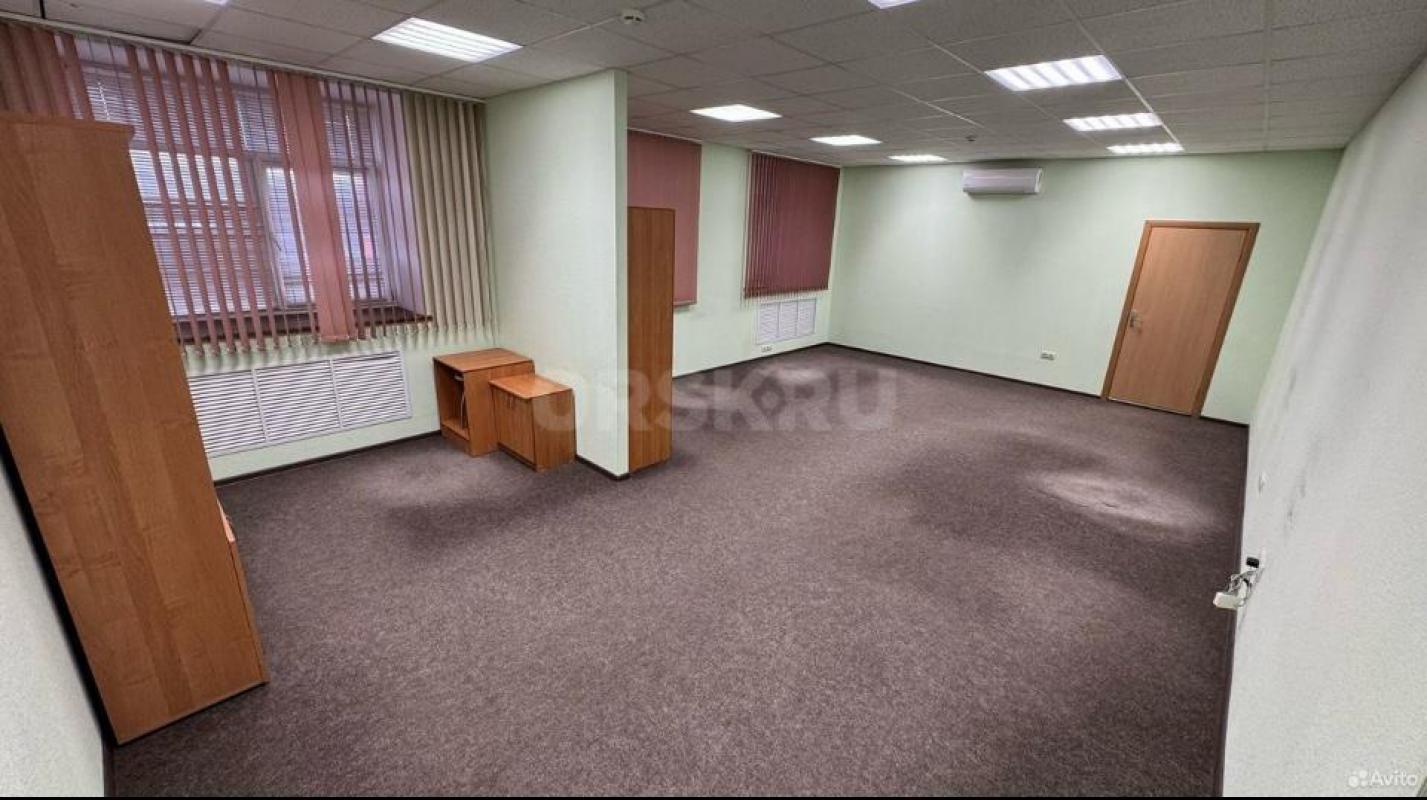 Сдаются в аренду помещения офисного и свободного назначения в административном 4-х этажном здании. - Орск