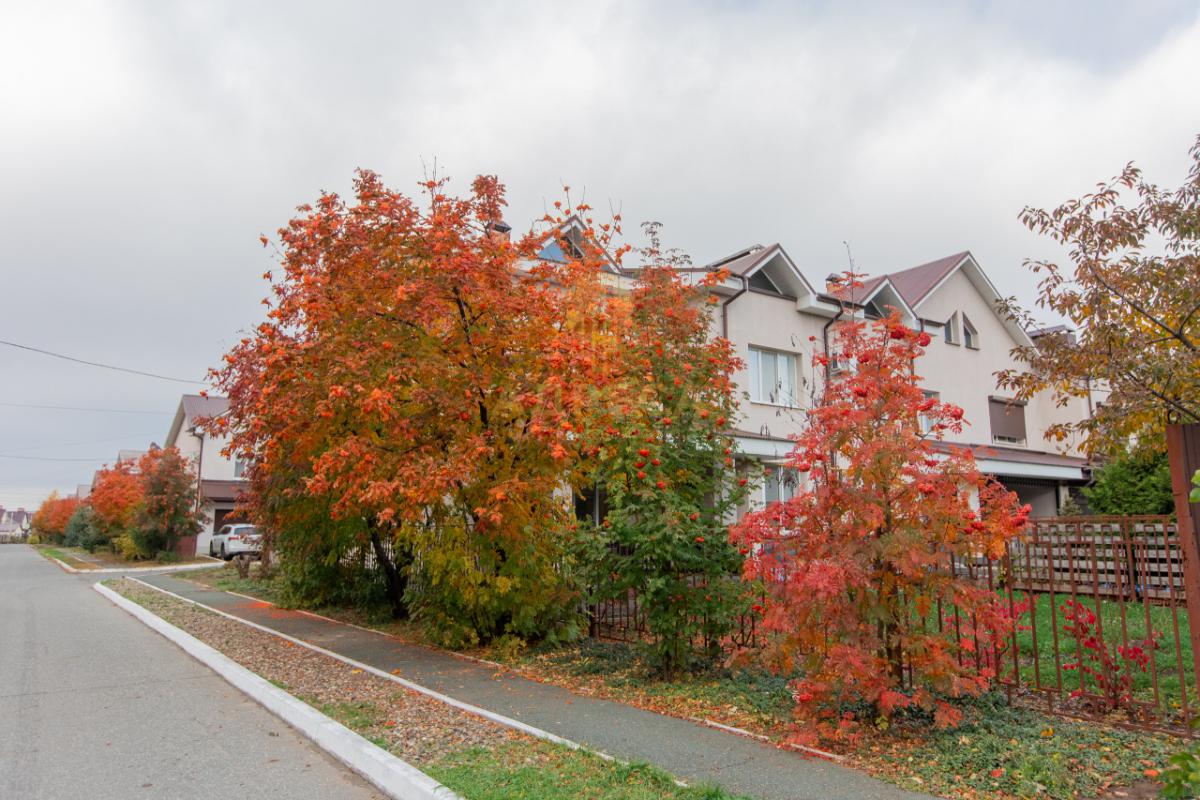 Продаётся просторный таунхаус в современном жилом комплексе &laquo;Крона&raquo;Предлагаем ст - Оренбург