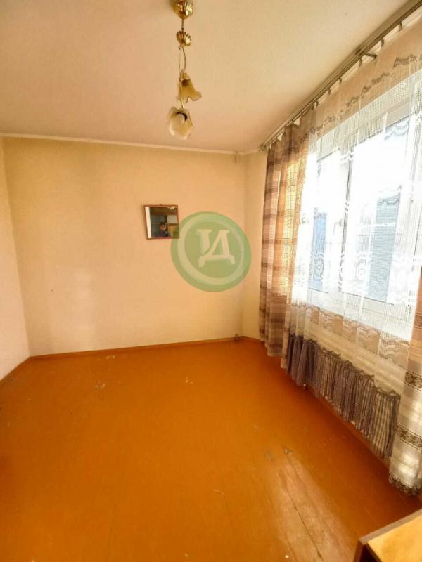 Продам 4-х комнатную квартиру в центре города по ул. - Орск