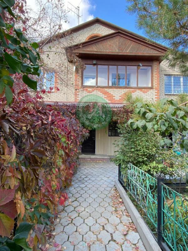 К продаже предлагается индивидуальный жилой дом на земельном участке полностью пригодный для комфорт - Орск