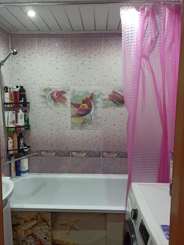 Продается шикарная улучшенная  трёхкомнатная квартира с современным ремонтом, по адресу: г. - Новотроицк