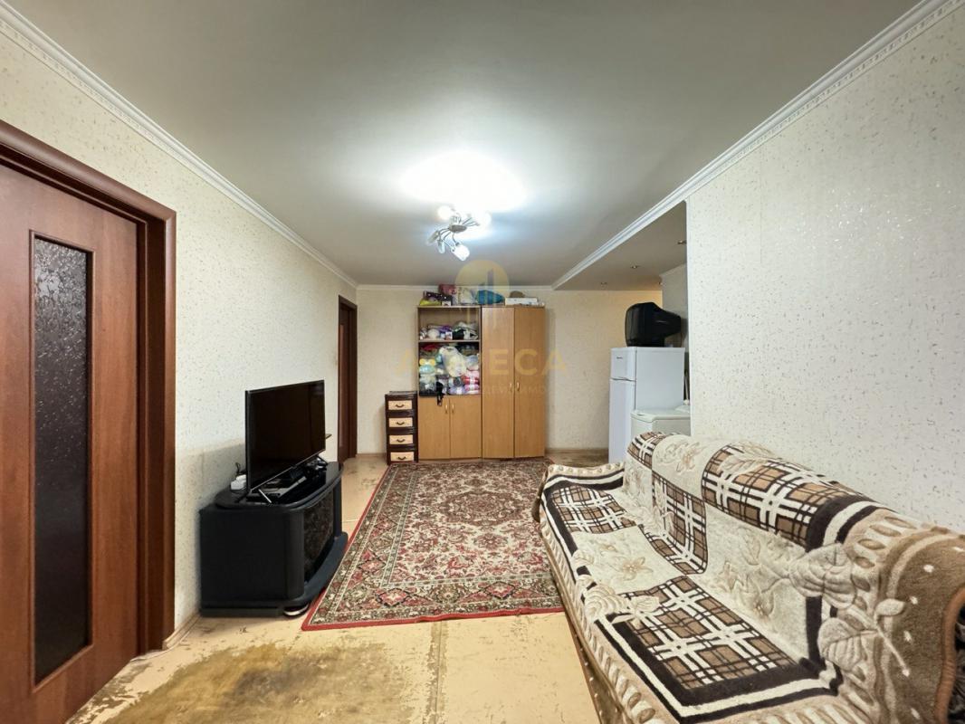 Продается двухкомнатная квартира , общей площадью 42,4 кв. - Оренбург