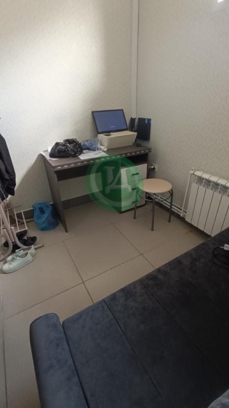 Сдам в аренду на длительный срок торговое помещение в Адамовке на улице Советская д.97. - Адамовка