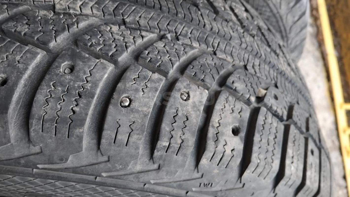 Продам зимнюю резину Gislaved 215/65 R 16 в хорошем состоянии, без грыж и порезов.. - Орск