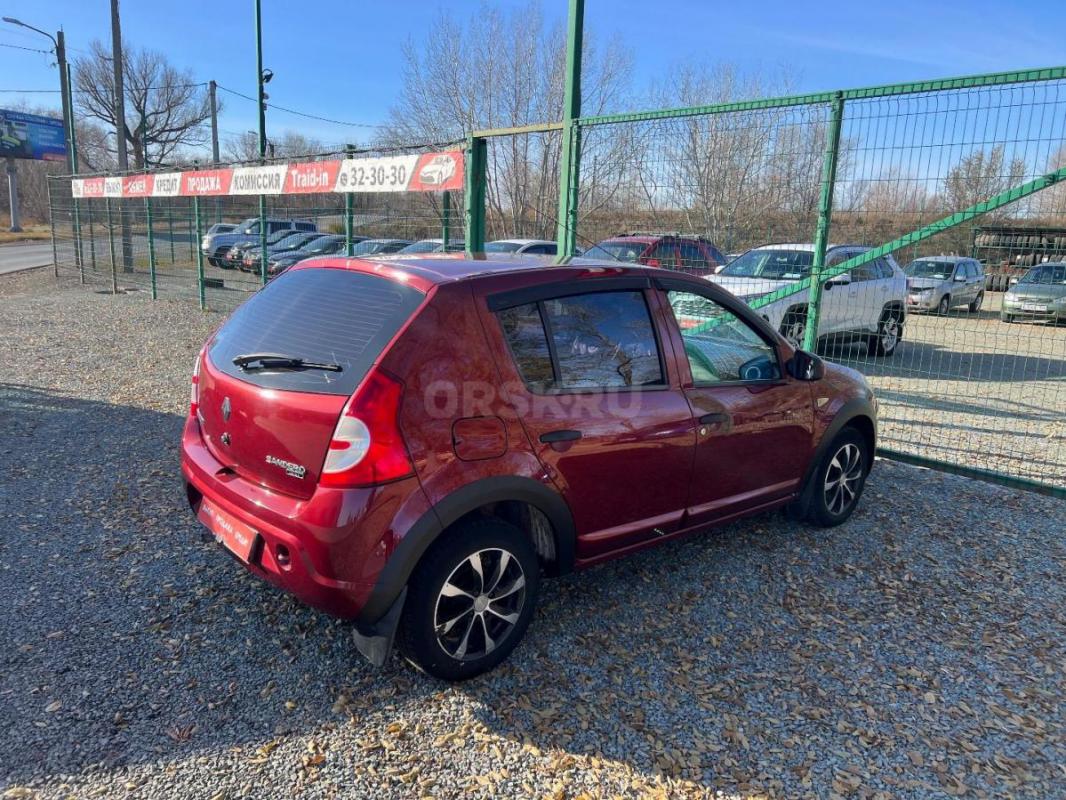 RENAULT Sandero Год 2013 Автомат
В идеальном состоянии! - Орск