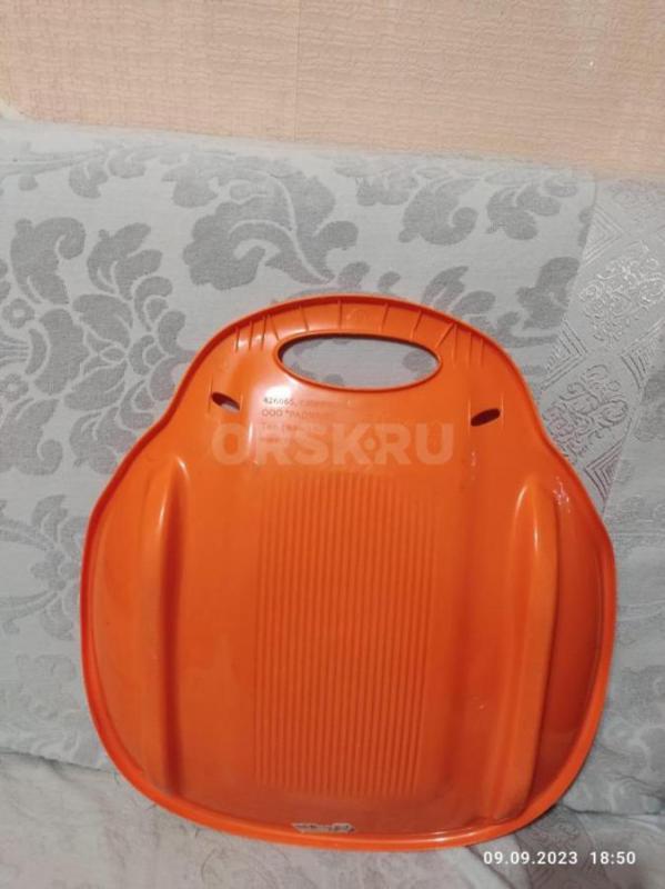 Санки-ледянка, состояние новых + вторая ледянка маленькая в дар, ОЗТП - Орск