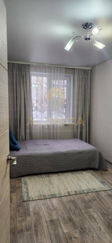 Продается трехкомнатная квартира!📍 Расположение: Удобный первый этаж, рядом школа, детские сады и ос - Оренбург