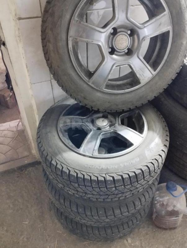 Комплект колёс в сборе с зимней резиной 185/65/р15  на литых дисках . - Орск