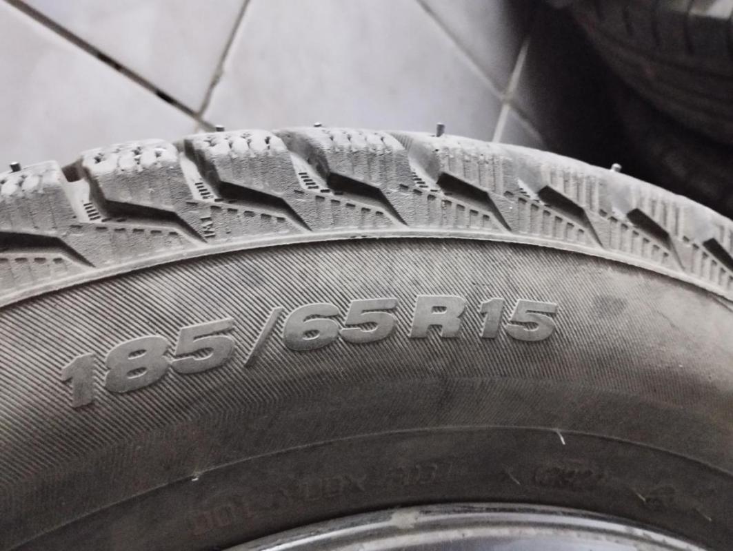 Комплект колёс в сборе с зимней резиной 185/65/р15  на литых дисках . - Орск