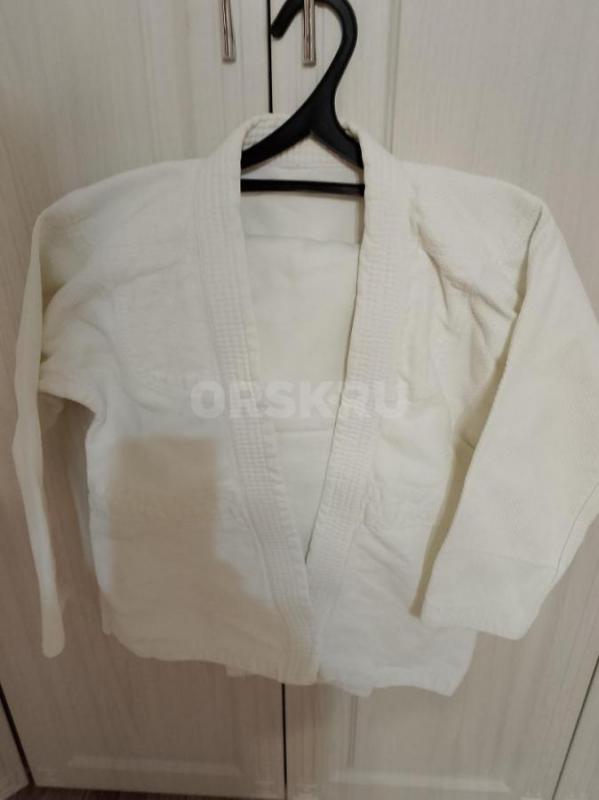 Продам кимоно для дзюдо размер 135 (7-8 лет) - Орск