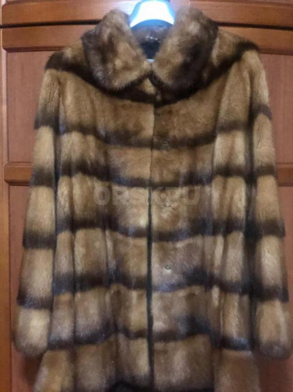 Продам шубу норковую В хорошем состоянии без потертости и следов носки, все крючки на месте размер 4 - Орск