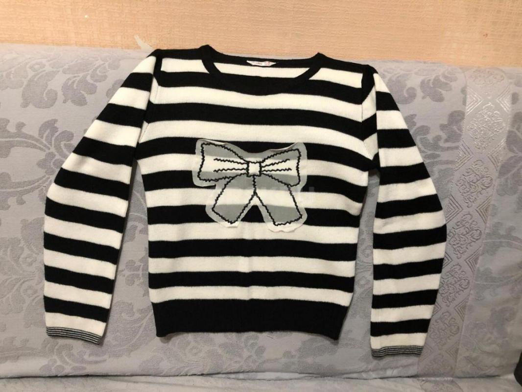 Пуховик р.158 в отличном состоянии, носили 1 сезон ( наяву красивее, отделка очень яркая) + в дар дж - Орск