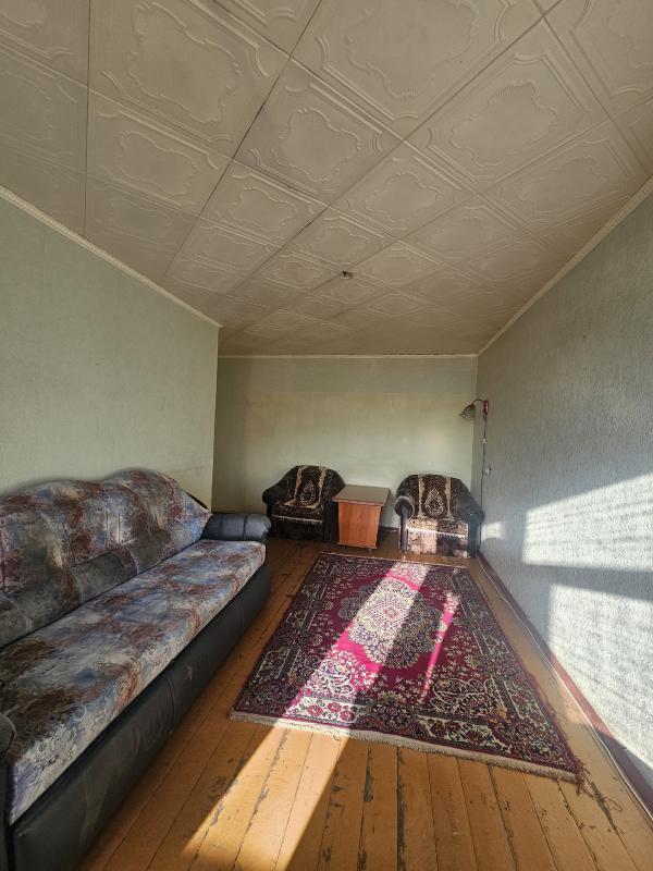 🌟 Продается уютная двухкомнатная квартира! 🌟

🔑 Описание:
- 📍 Отличный район города
- 🏢 Кирпичный до - Новотроицк