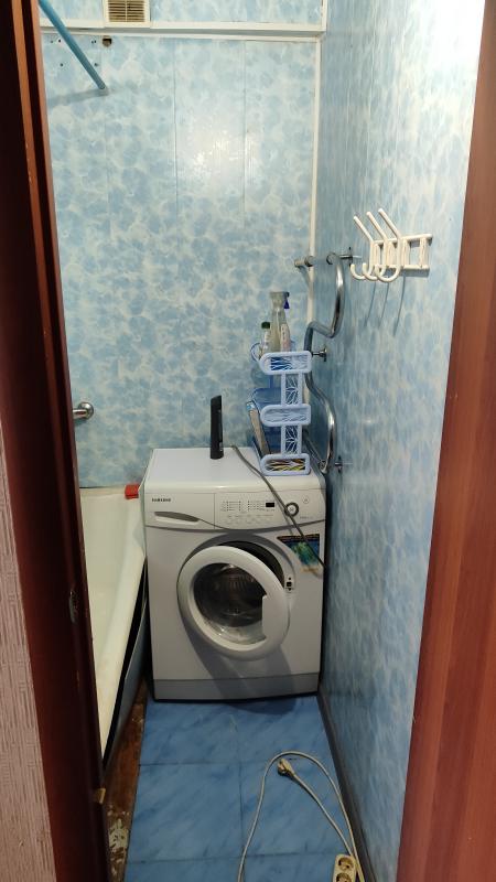 Сдам квартиру Майский район,с мебелью, машинка стиральная, холодильник есть. - 