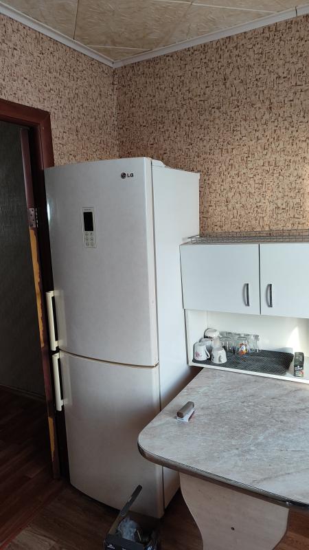 Сдам квартиру Майский район,с мебелью, машинка стиральная, холодильник есть. - 