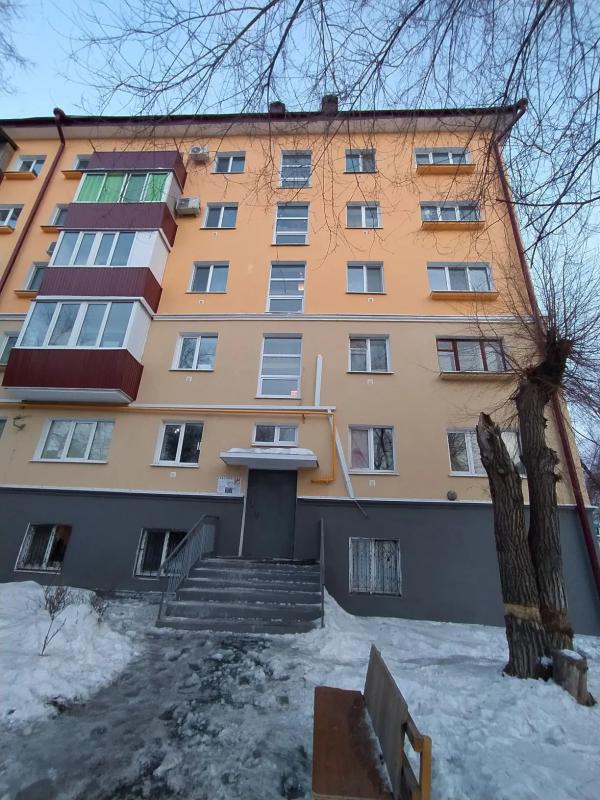 ПРОДАËТСЯ 1 - КОМНАТНАЯ КВАРТИРА, НА 2 ЭТАЖЕ, 5-ТИ ЭТАЖНОГО КИРПИЧНОГО ДОМА, В ЦЕНТРЕ ГОРОДА. - Новотроицк