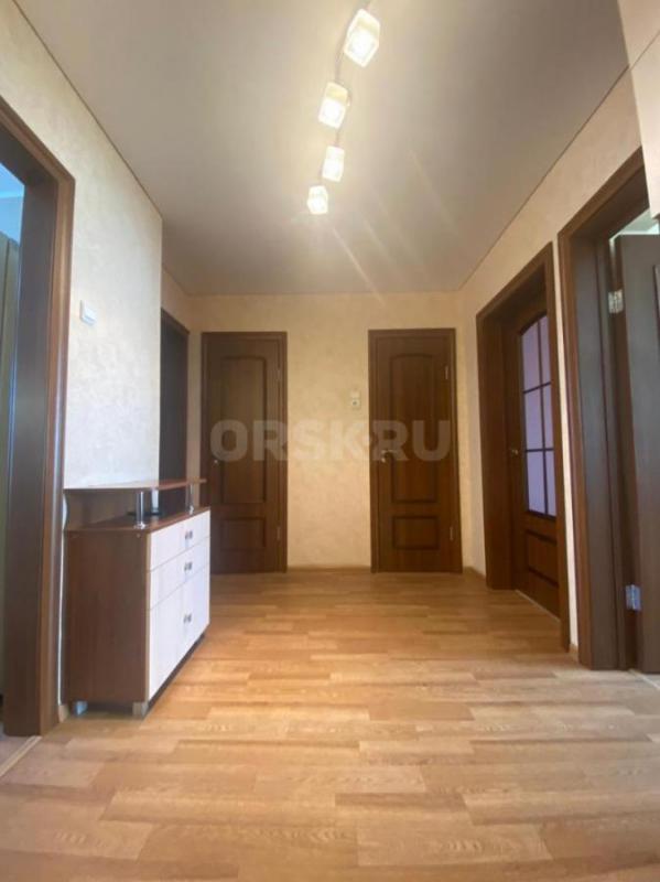 Продам 3 комнатную квартиру в 6 микрорайоне. - Орск