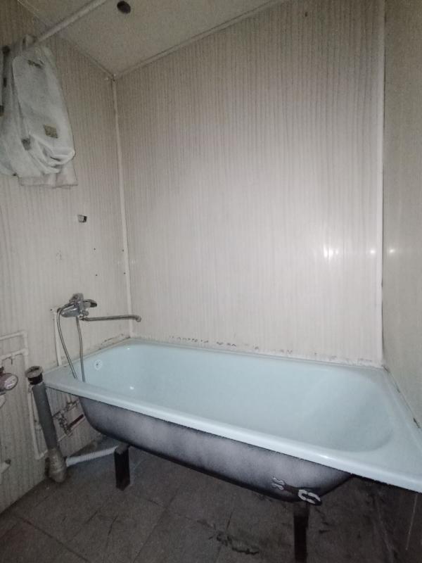 Продается большая 3-комнатная квартира  по адресу:  г. - Новотроицк