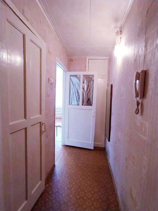 ПРОДАЁТСЯ 1 - КОМНАТНАЯ КВАРТИРА, НА 4 ЭТАЖЕ 5-ТИ ЭТАЖНОГО КИРПИЧНОГО ДОМА. - Новотроицк