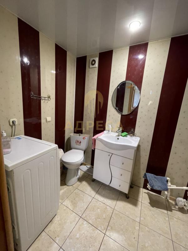 В продаже Дом с земельным участком, ИЖС , все в собственности, документы в порядке, обременений нет. - Южный Урал