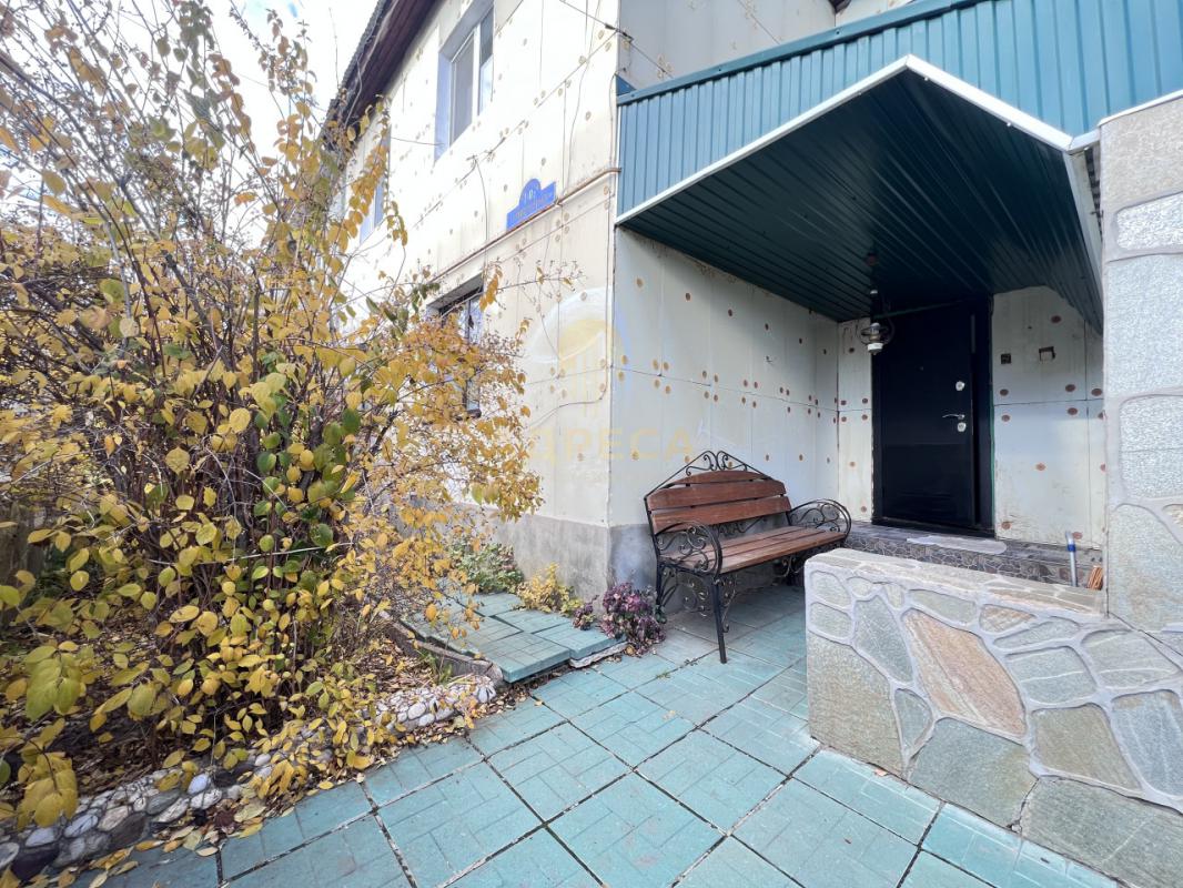 Продаётся 2-х этажный дом с земельным участком площадью 9 соток. - Кувандык