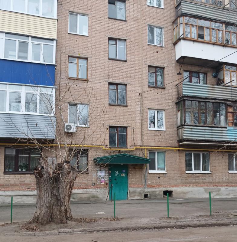 Продается теплая и светлая 3-комнатная квартира в пятиэтажном кирпичном доме на улице Ленина дом 56А - Гай