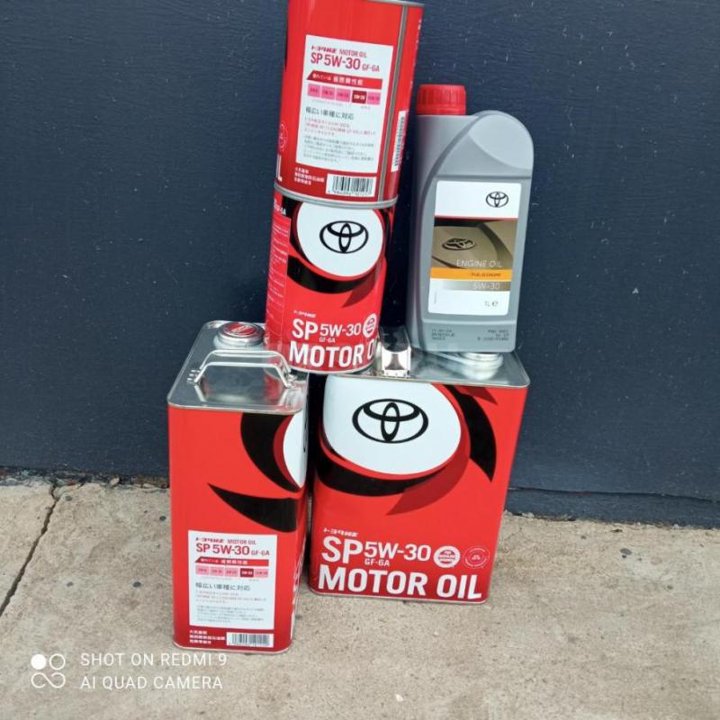 Масло Тойота оригинальное 5*30 Япония в жестяной банке четыре литра, Бельгия, Дубай - Орск