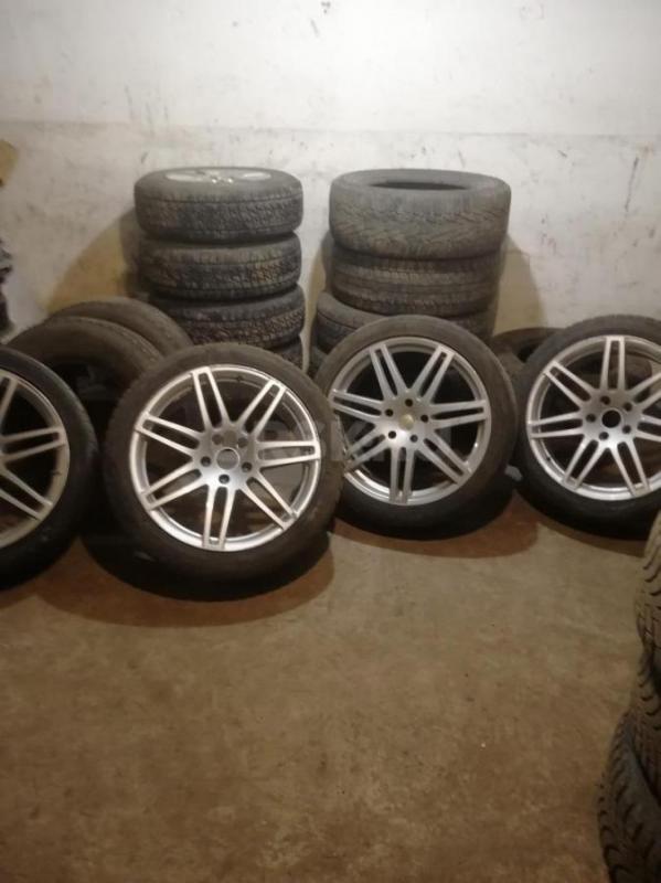 Продам колеса лето AUDI  Q7 , 295-35-21, 25 т., Колпаки R16. 2т.,шина от закатки Туарэг 3т., диск R1 - Орск