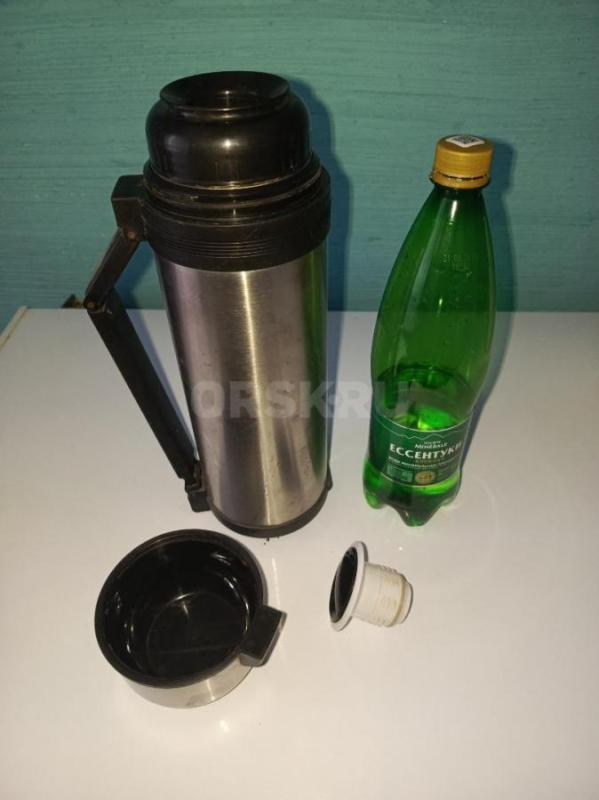 Продам термос 2 л, нержавеющая сталь, не много б/у, лежит без дела. - Орск