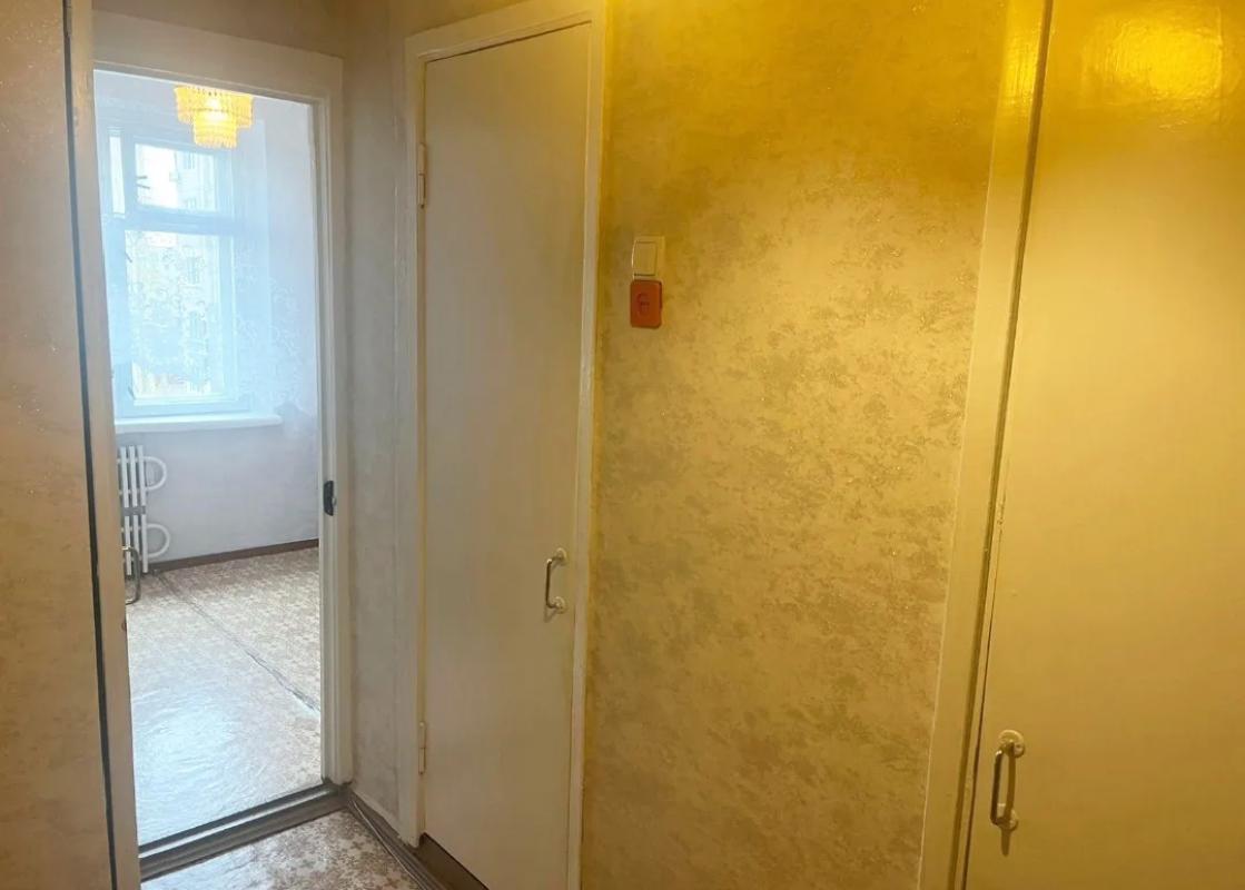 Продается 1-комнатная квартира УЛУЧШЕННОЙ ПЛАНИРОВКИ в отличном районе города по адресу: Винокурова - Новотроицк