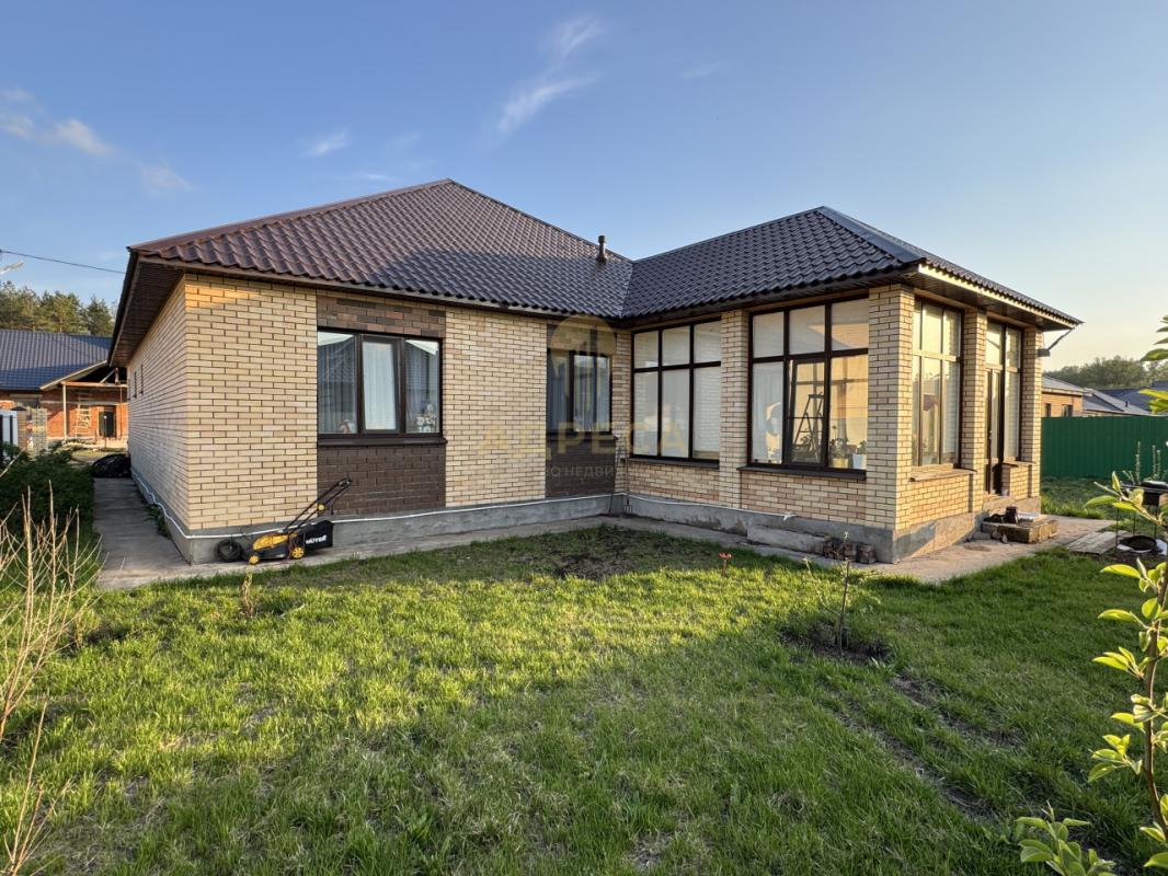 Предлагаем Вaшeму вниманию БОЛЬШОЙ ДОМ с ремонтом и мебелью, С ГАРАЖОМ по хорошей цене! - Оренбург