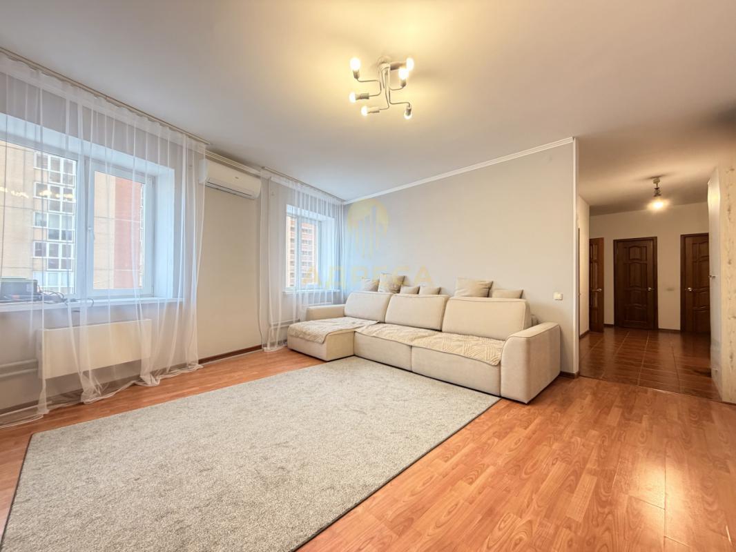 Продаётся тёплая, уютная квартира с удобной планировкой, общей площадью 67,6 кв. - Оренбург