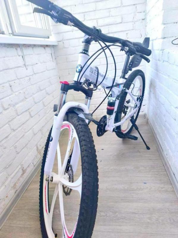 Белый, складной, велосипед BMW в отличном состоянии. - Гай