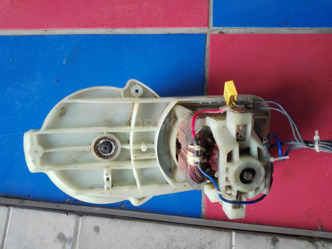 Продам мотор с приводом для газонокосилки HUTER  FLM-1100 В хорошем состоянии, рабочий. - Орск