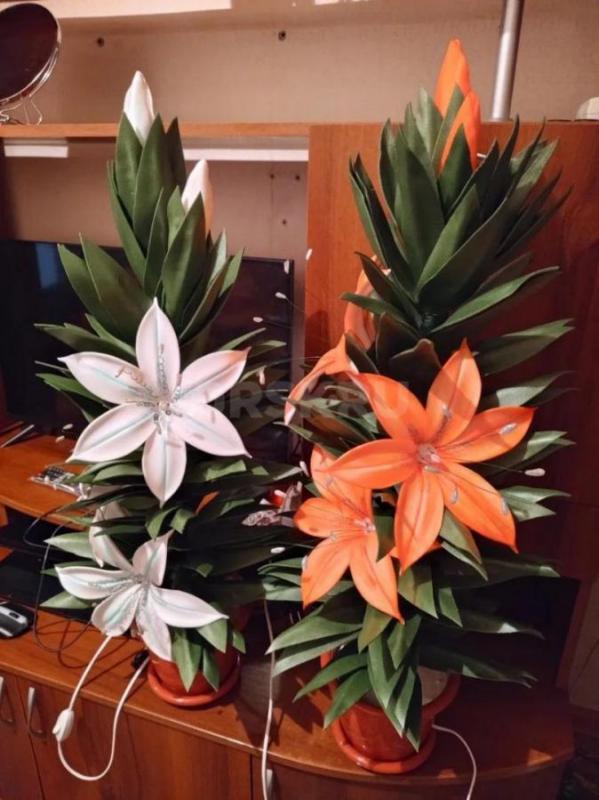 Продам светильник настольный лилия лампочки прилагаются цена договорная - Орск